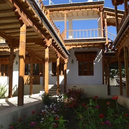 Lha-Ri-Sa Resort Leh Kültér fotó